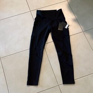 NWT level up small black leggings 1193